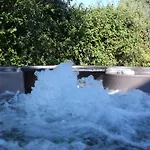 Pierre Blanche Le Calme A 5mn Du Centre Nîmes