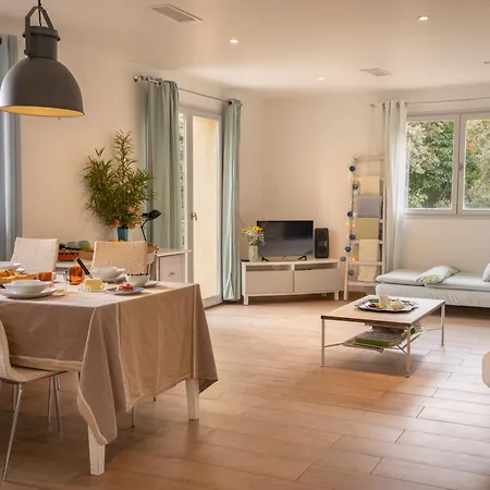 Pierre Blanche Le Calme A 5mn Du Centre *