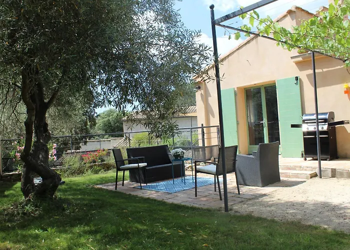 Pierre Blanche Le Calme A 5mn Du Centre Willa Nîmes