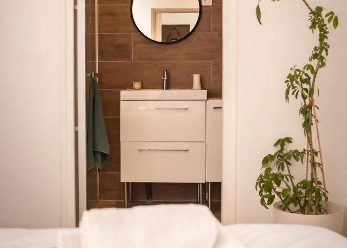 Pierre Blanche Le Calme A 5mn Du Centre Willa Nîmes