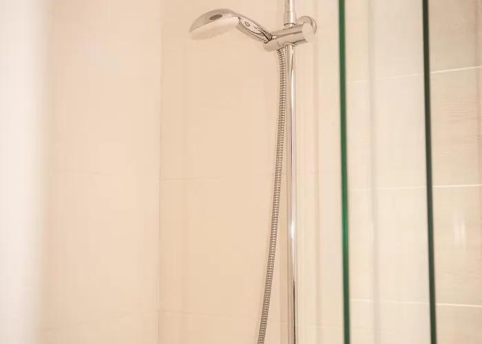 Pierre Blanche Le Calme A 5mn Du Centre Willa Nîmes